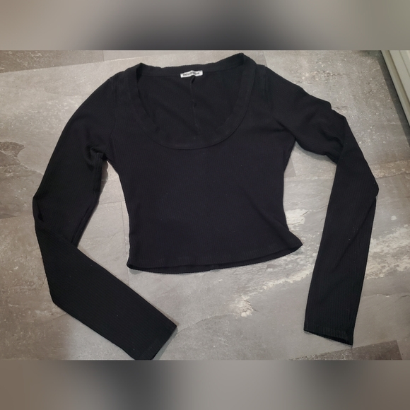 Reformation "Paige" Ribbed Long Sleeves Crop Top. Scoop Neck. Black. Size S. - Picture 3 of 10